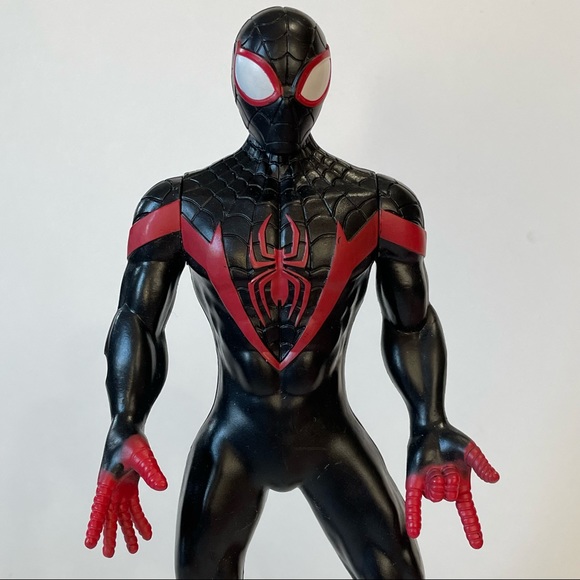 Spiderman 9.5 in Action Figure Marvel Hasbro Miles Morales 2019 Toy - Picture 2 of 11